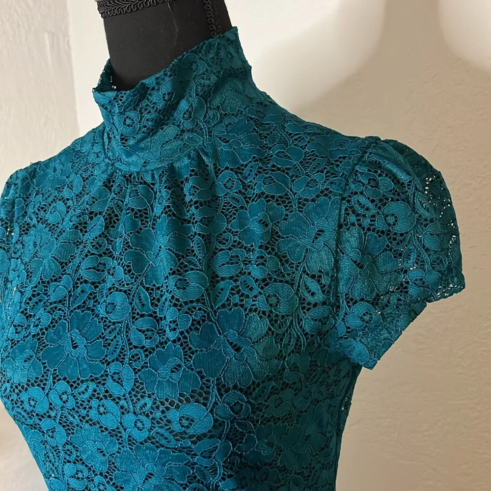 Lace top - Picture 3 of 7